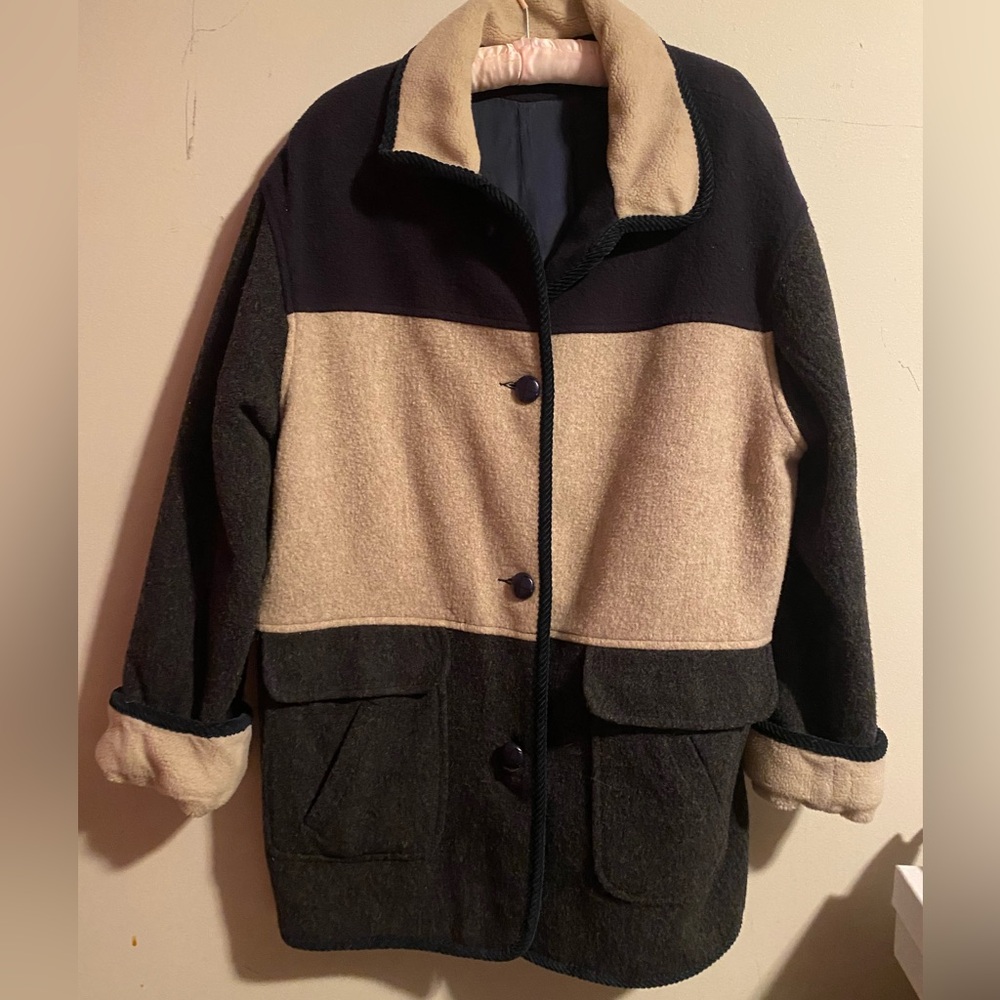 Herman Kay wool coat
Pre owned 
Vintage 90s